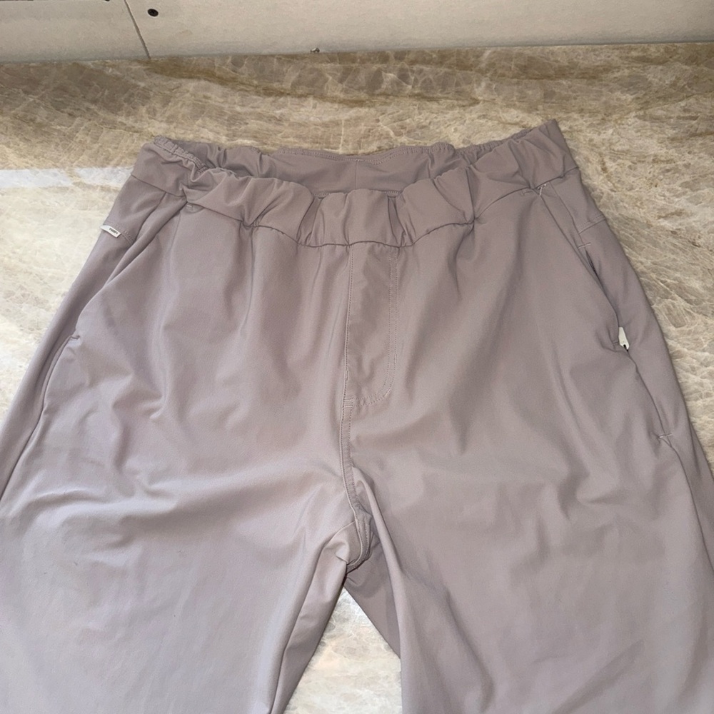 Vuori Cropped Ankle Pants in Taupe